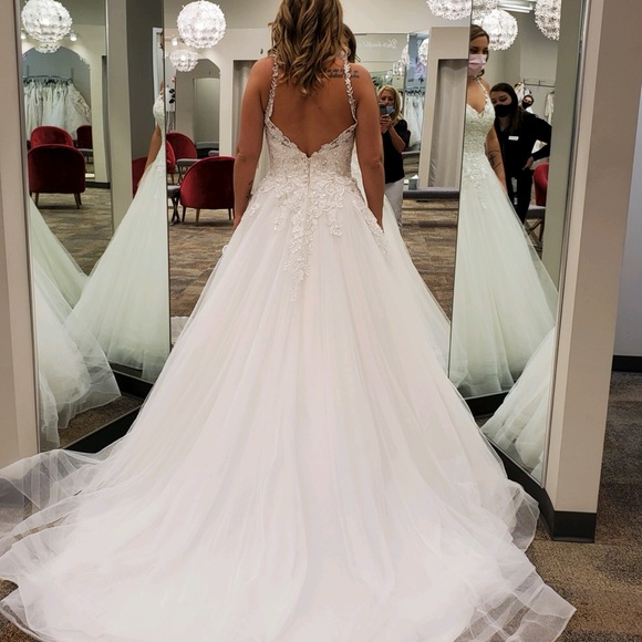 Rebecca Ingram, Sylvia wedding dress - Picture 2 of 4